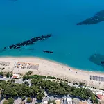 Daire Tsimaras Sea View